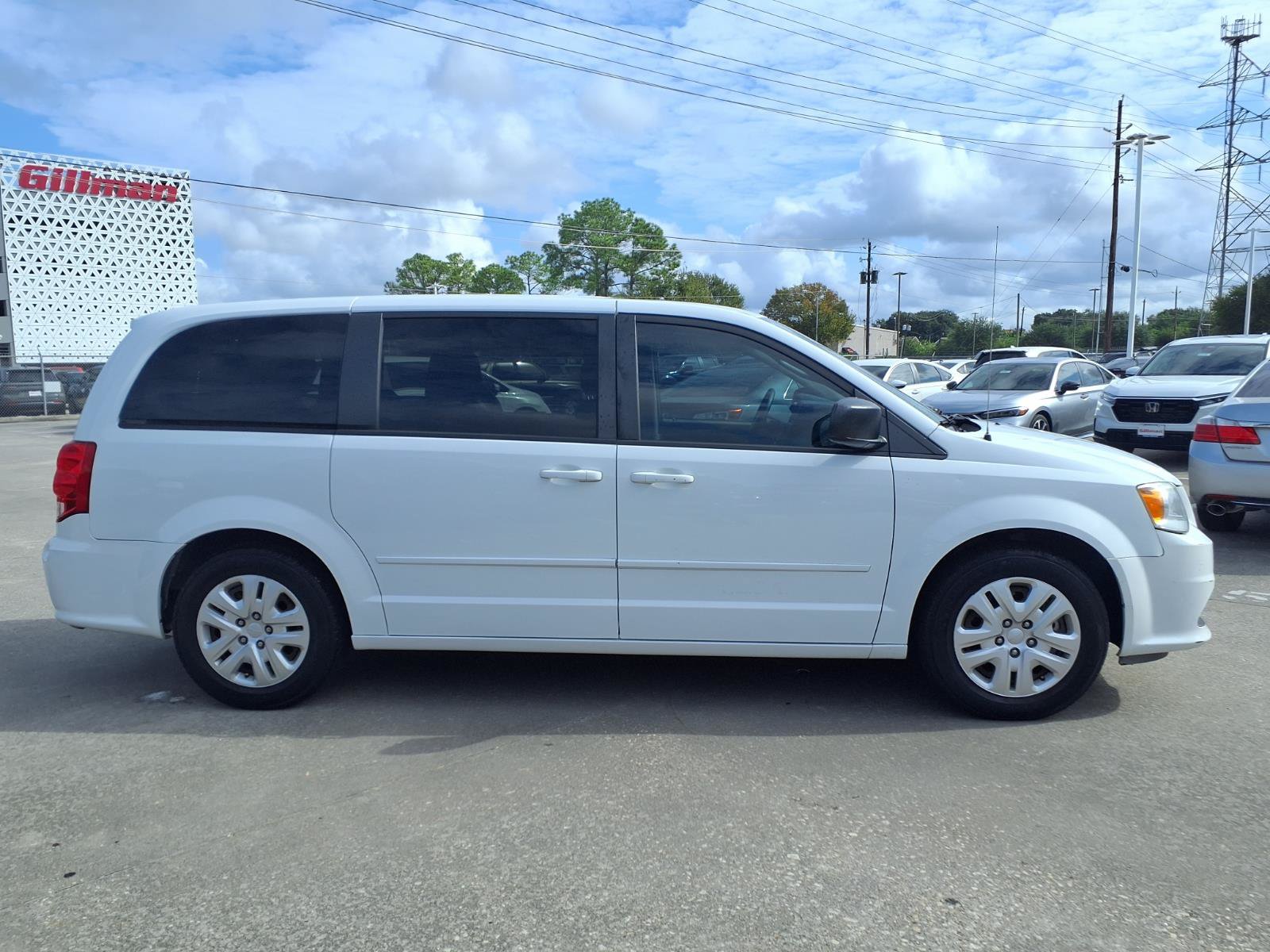 Used 2017 Dodge Grand Caravan SE w/ Power Window Group FWD image 23