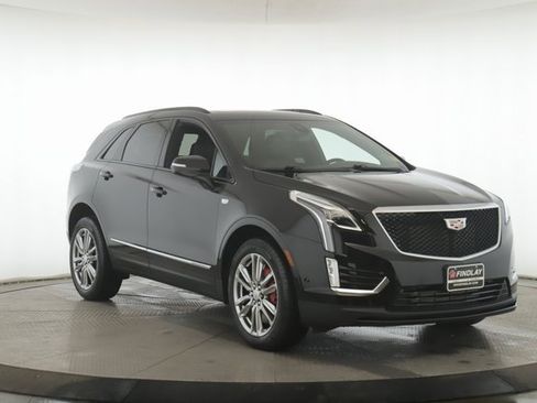 Used 2025 Cadillac XT5 Sportv image 2