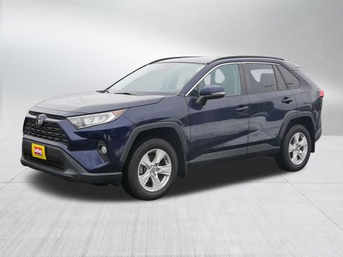 Used 2020 Toyota RAV4 XLE image 3
