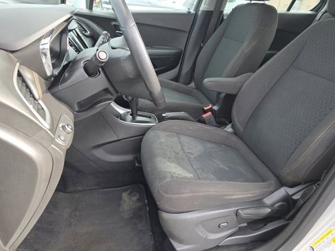 Used 2018 Chevrolet Trax LS image 14