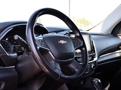 Used 2018 Chevrolet Traverse LT FWD image 14