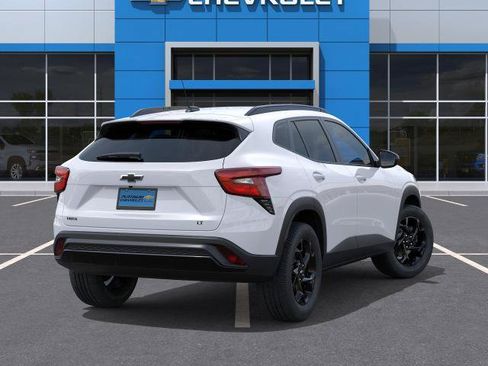 New 2026 Chevrolet Trax LT w/ Driver Confidence Package FWD image 28
