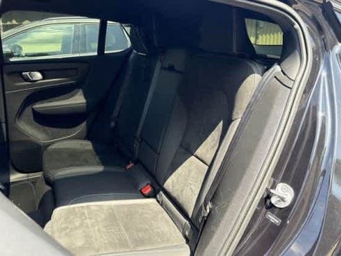 Used 2023 Volvo C40 P8 Recharge Ultimate AWD/4WD image 5