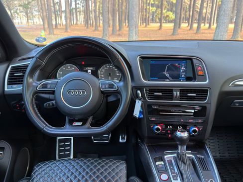 Used 2017 Audi SQ5 Premium Plus w/ Technology Package image 3