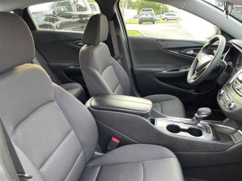Used 2024 Chevrolet Malibu LT FWD image 9