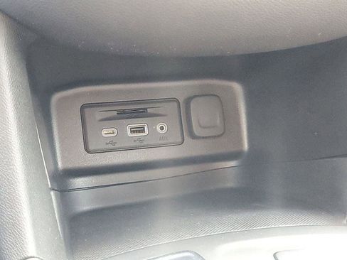Used 2024 Chevrolet Equinox LT FWD image 16