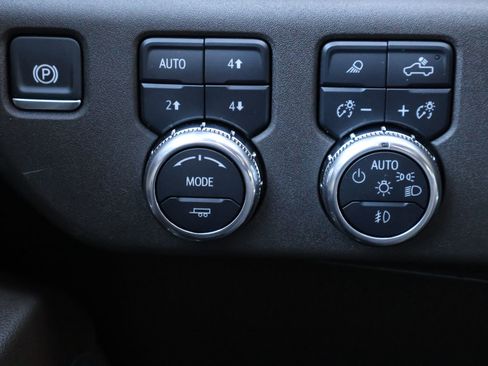 Used 2025 GMC Sierra 2500 SLT w/ Texas SLT Premium Package image 37