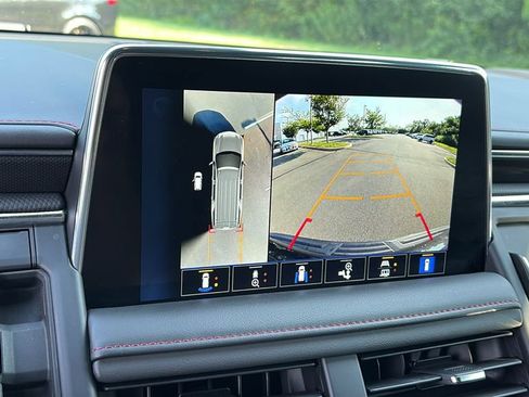Used 2022 Chevrolet Tahoe RST w/ Sport Performance Package AWD/4WD image 19