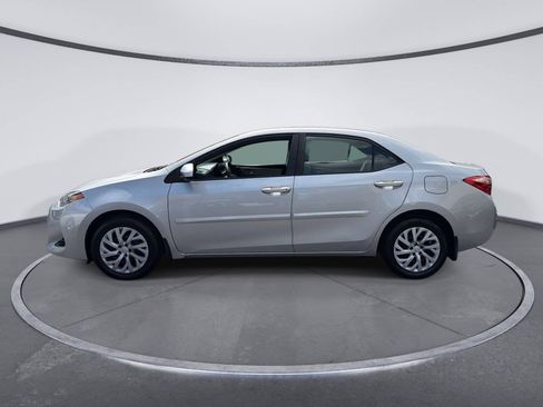 Used 2018 Toyota Corolla LE FWD image 2