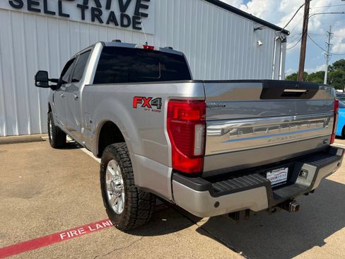 Used 2020 Ford F250 Platinum w/ FX4 Off-Road Package AWD/4WD image 4