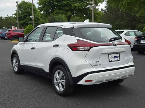 Used 2025 Nissan Kicks Play S FWD image 8