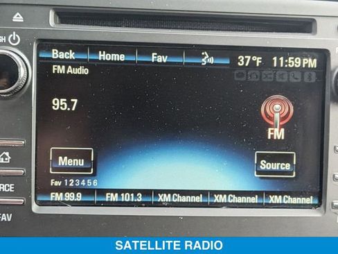 Used 2017 Chevrolet Traverse LT image 23