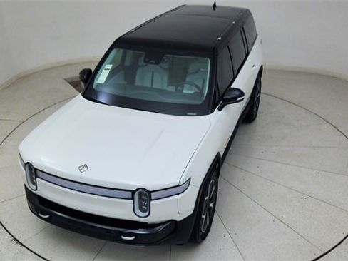 Used 2024 Rivian R1S Adventure image 79