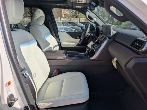 New 2026 Lexus LX 600 4WD w/ Luxury Package image 7