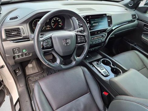Used 2025 Honda Ridgeline Black Edition image 10