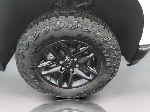 Used 2022 Chevrolet Silverado 1500 LT Trail Boss w/ Convenience Package II image 9