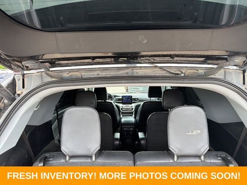 Used 2022 Ford Explorer XLT w/ Equipment Group 202A RWD image 5