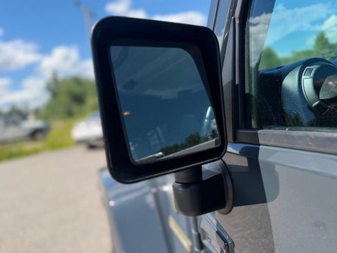 Used 2018 Jeep Wrangler Unlimited Sport AWD/4WD image 13