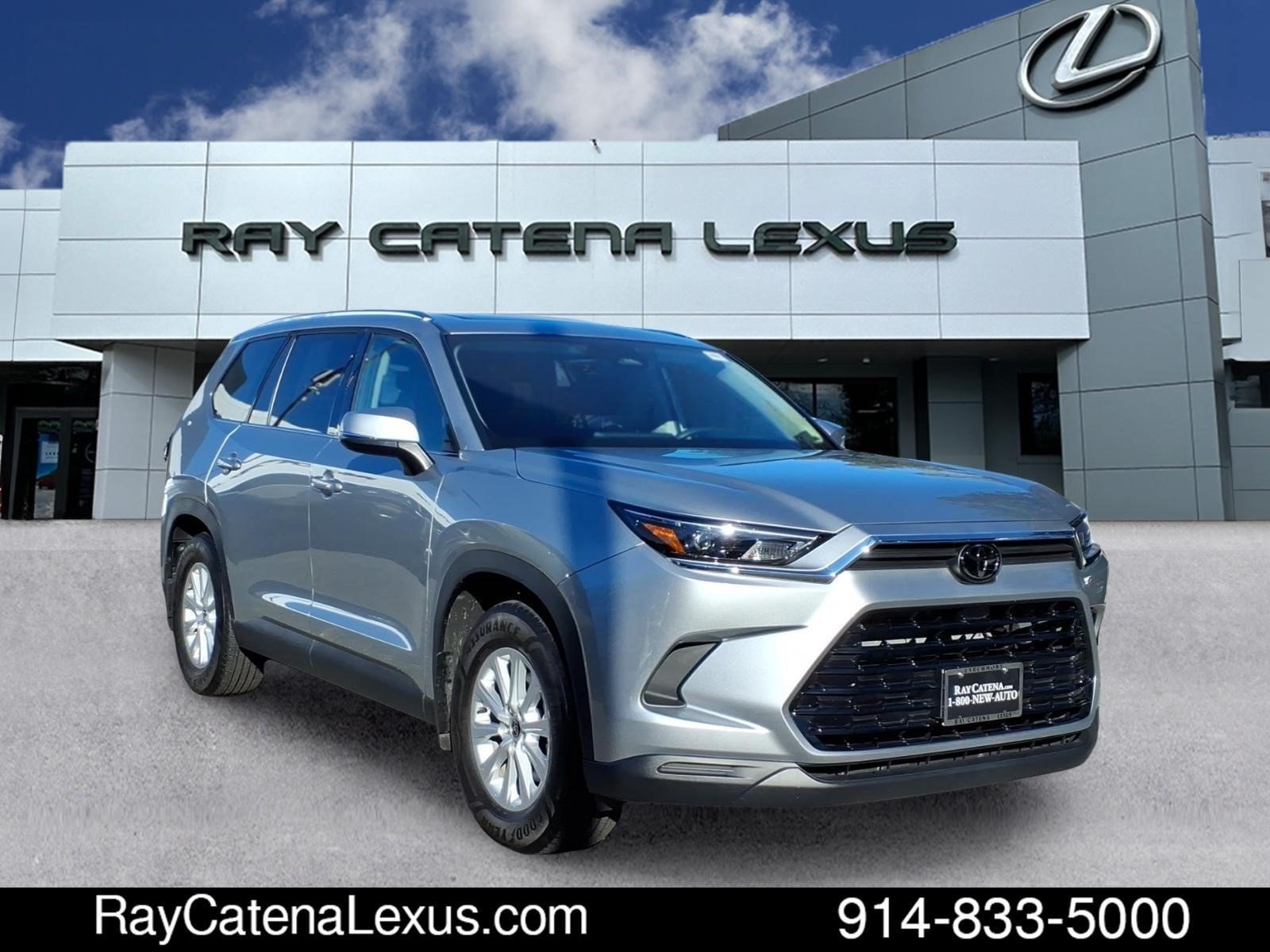 Used 2024 Toyota Grand Highlander AWD image 3