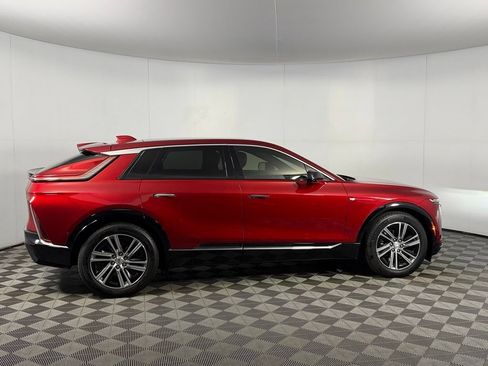 Used 2024 Cadillac Lyriq Luxury RWD image 7