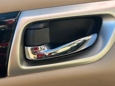 Used 2018 Nissan Pathfinder SV w/ SV All Weather Package image 8