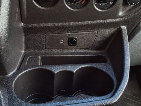 Used 2018 Ford Transit 150 XL image 10