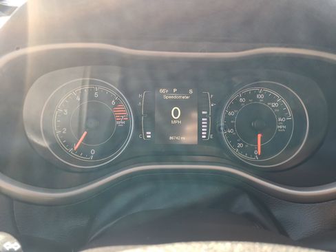 Used 2017 Jeep Cherokee Latitude image 17