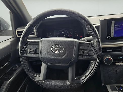 Used 2025 Toyota Tacoma SR5 AWD/4WD image 11