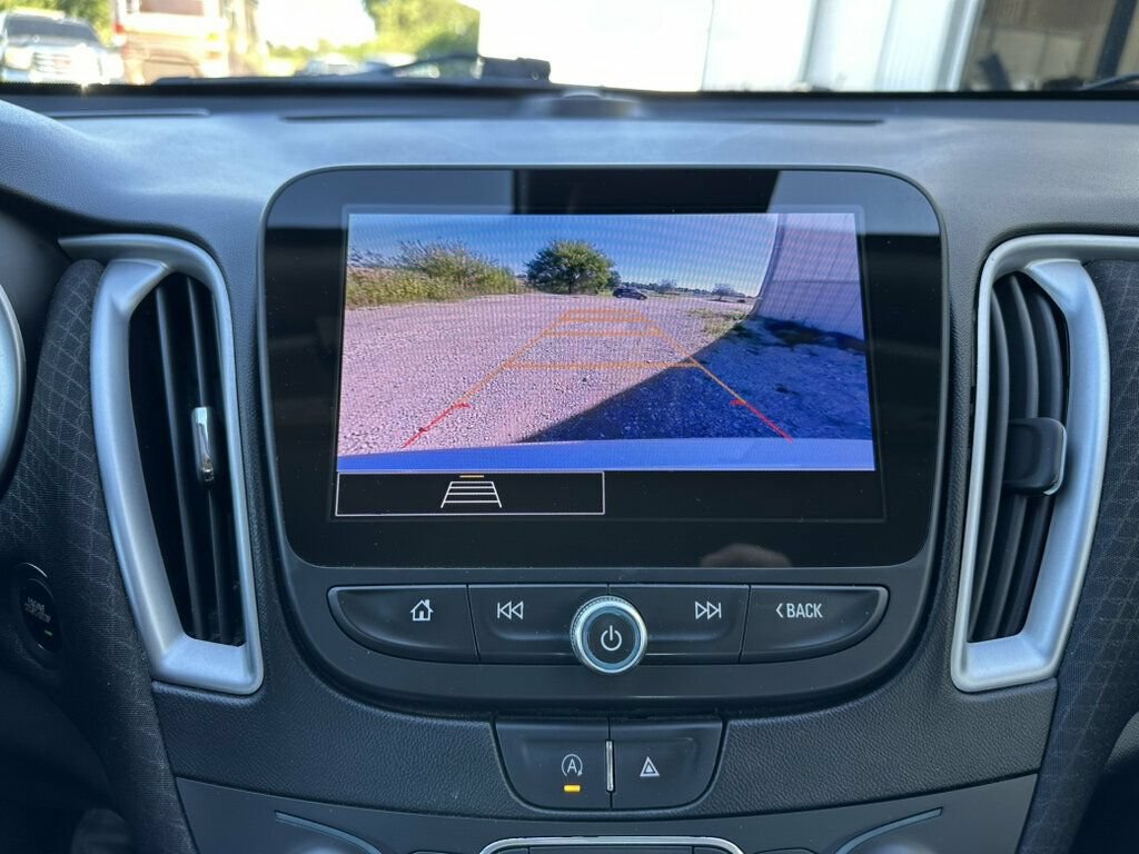 Used 2023 Chevrolet Malibu LS FWD image 15