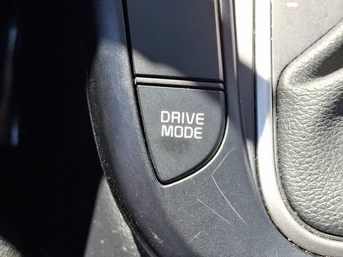 Used 2025 Kia Soul LX w/ LX Technology Package FWD image 23