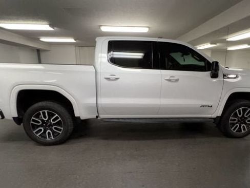 Certified 2025 GMC Sierra 1500 AT4 w/ AT4 Premium Package AWD/4WD image 9
