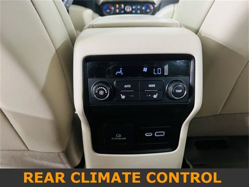 Used 2021 GMC Acadia Denali image 9