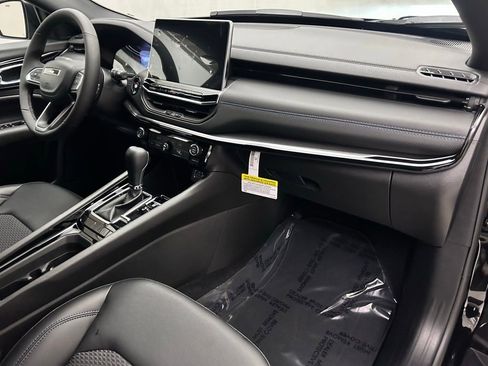 New 2026 Jeep Compass Latitude image 18