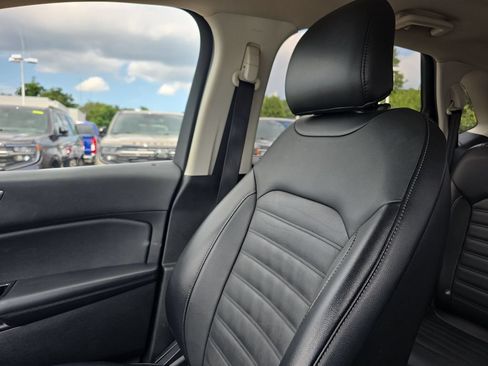 Used 2018 Ford Edge SEL w/ Equipment Group 201A AWD/4WD image 41
