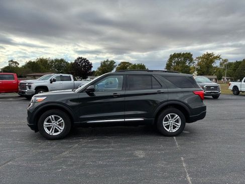 Used 2023 Ford Explorer XLT w/ Equipment Group 202A image 2