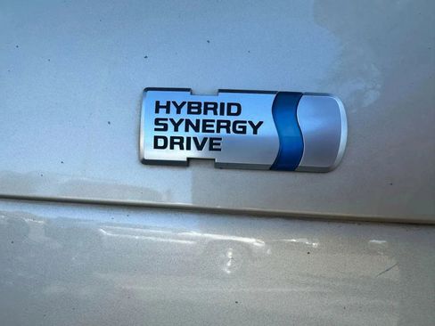 Used 2010 Toyota Prius Four w/ Navigation Pkg image 21