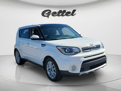 Used 2019 Kia Soul + w/ Primo Package FWD image 3