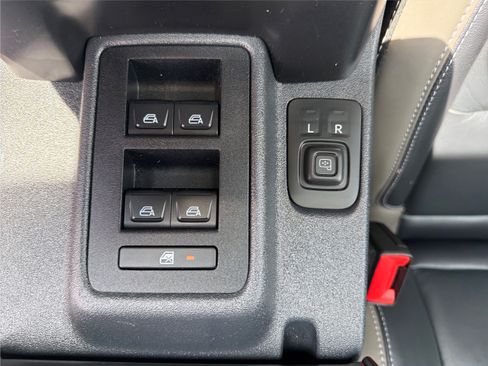 Used 2025 Ford Bronco Outer Banks AWD/4WD image 28