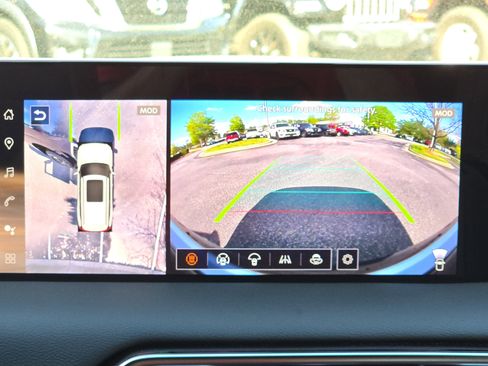 New 2025 Nissan Armada SL image 24