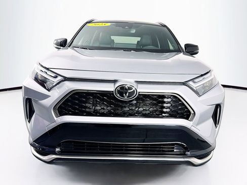 Used 2025 Toyota RAV4 XSE AWD/4WD image 2