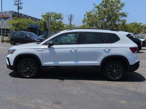 Used 2022 Volkswagen Taos S FWD image 9