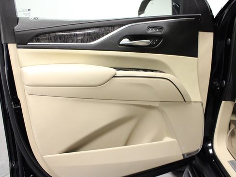 Used 2021 Cadillac Escalade Premium Luxury image 11