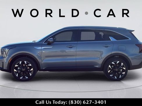 Used 2025 Kia Sorento EX image 12