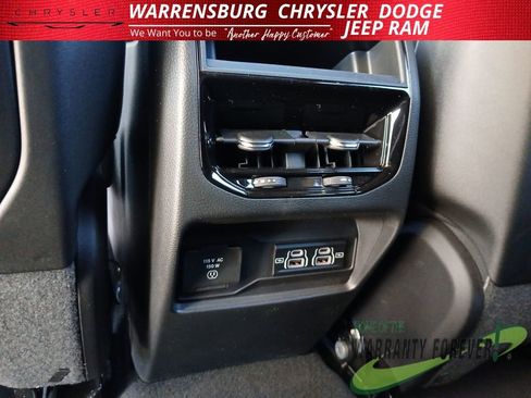 New 2026 Jeep Grand Cherokee Laredo image 13