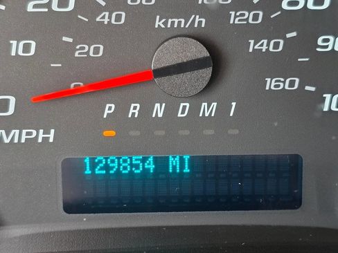 Used 2019 Chevrolet Express 2500 w/ Safety Package image 17