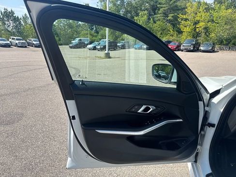 Used 2025 BMW 330i xDrive Sedan AWD/4WD image 23