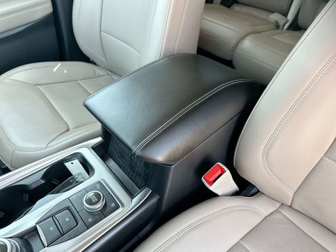 Used 2024 Ford Explorer Limited image 17