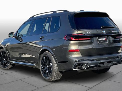 Used 2025 BMW X7 M60i image 11