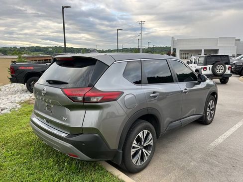 Used 2023 Nissan Rogue SV FWD image 4