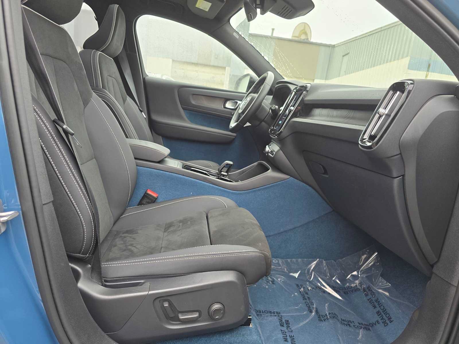 Certified 2023 Volvo XC40 Recharge Ultimate w/ Protection Package Premier AWD/4WD image 11